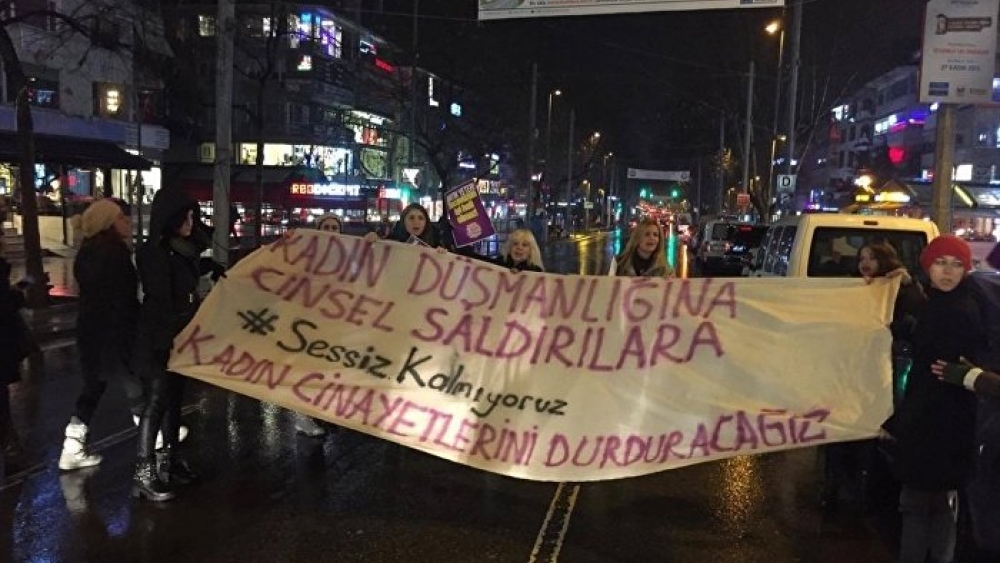 Kadınlar, Bağdat Caddesi'ndeki tecavüz olayını protesto etti