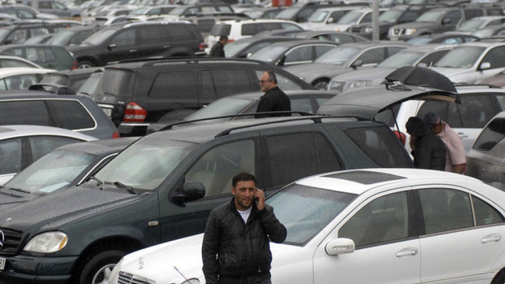 Otomobiller Almanya'da Yarı Ayrılır, Gürcistan'da Satılır