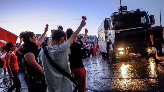 Gezi'de ağır yaralanan liseli tutuklandı