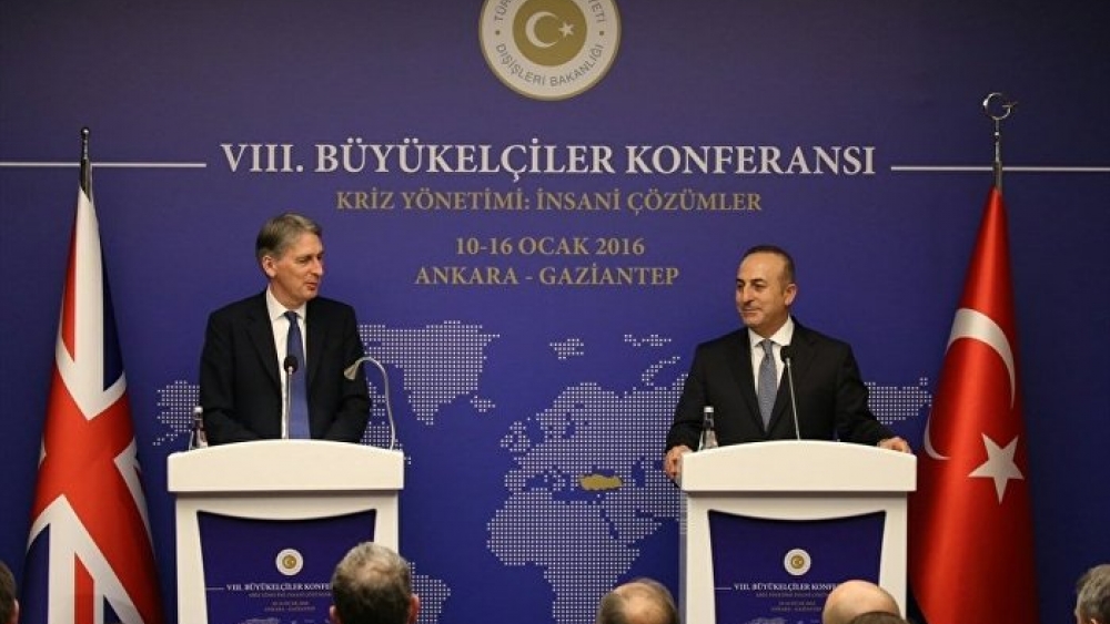 Çavuşoğlu'ndan İngiltere'ye 'sözleşme' uyarısı