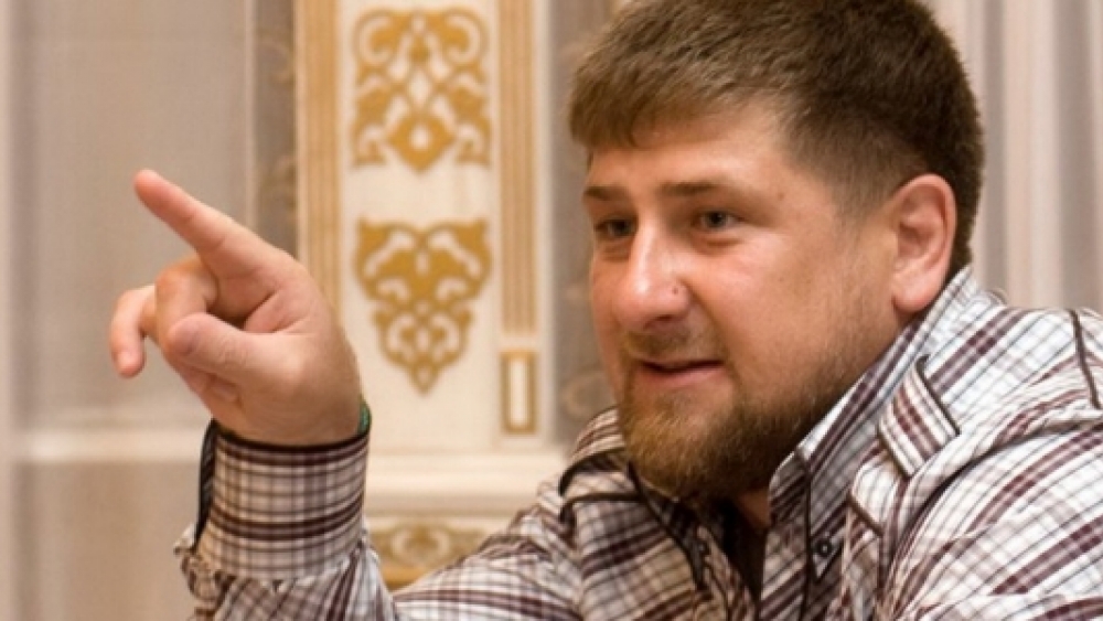 Kadırov Erkeklere Seslendi: “Hanımlarınız WhatsApp Kullanmasın”