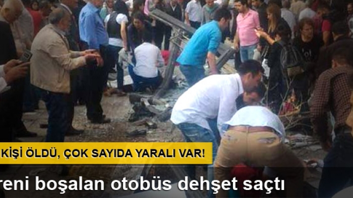 Ankara'da Otobüs Yolcuların Beklediği Durağa Daldı