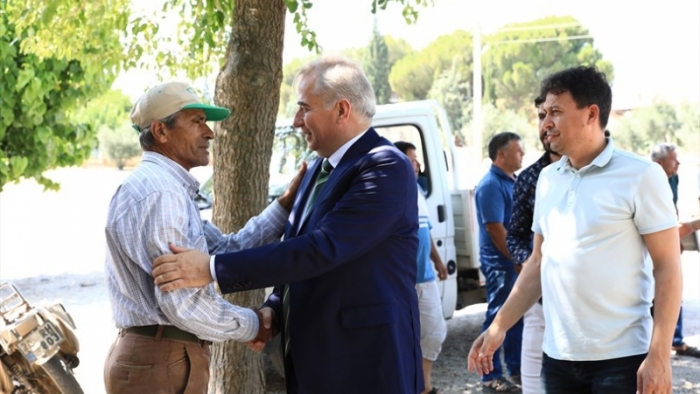 Başkan Osman Zolan, üzüm üreticileri ile bir araya geldi