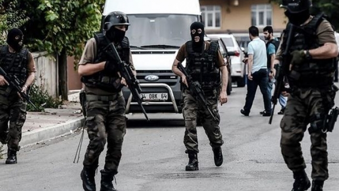 Ankara'da polis şüpheli paketi patlattı