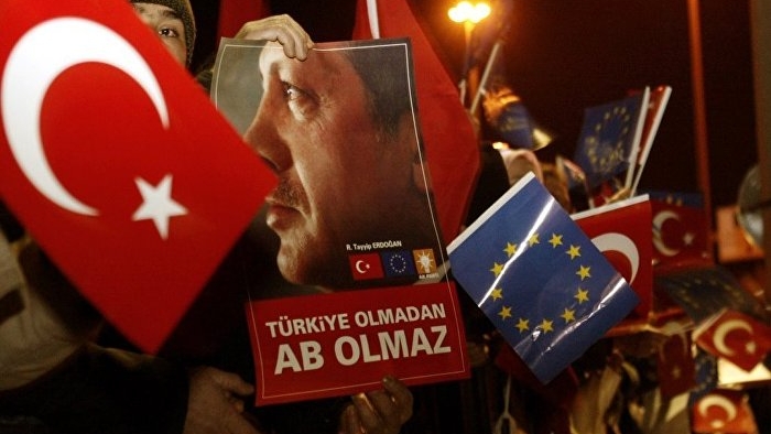 'Türkiye gerekli koşulları sağlarsa, vize uygulaması 2016'da kalkabilir'