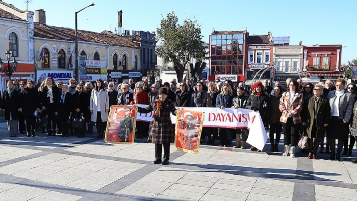 KADINLARDAN EŞİT TEMSİL HAKKI TALEBİ