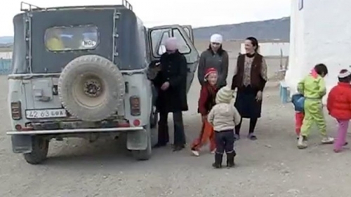 Tek bir araçtan 35 çocuk çıktı