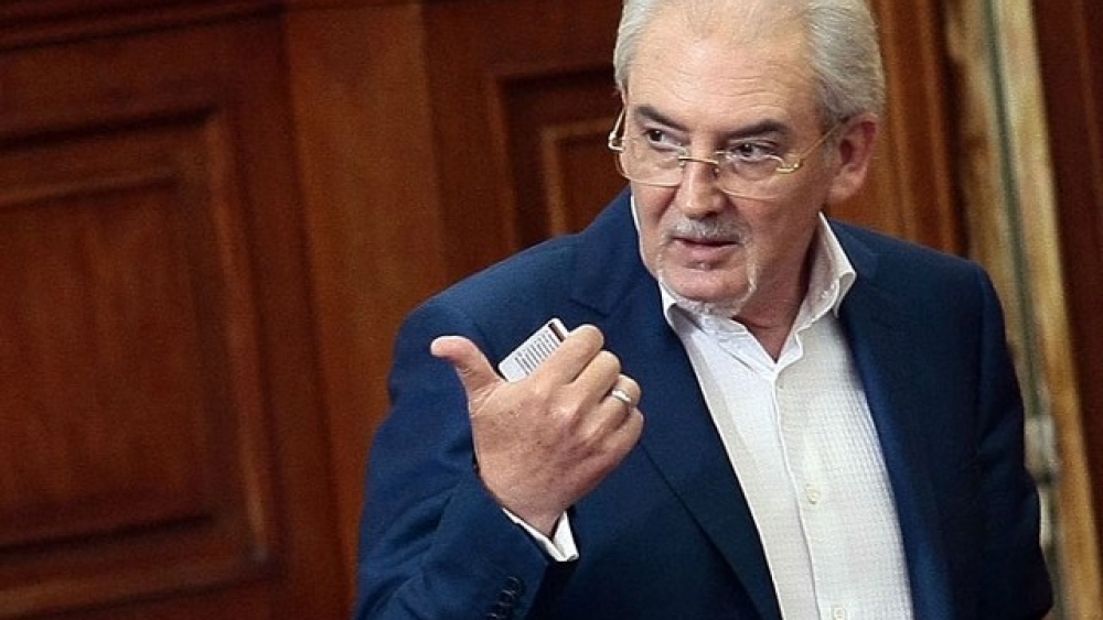 TÜRKİYE'Yİ DESTEKLEYEN VEKİL TÜRK ELÇİLİĞİNE SIĞINDI