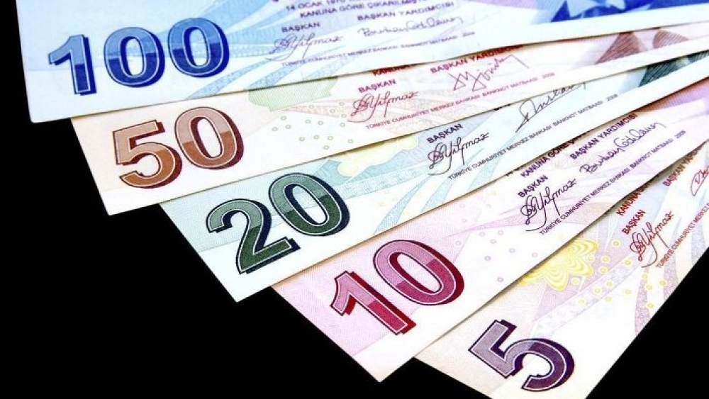 Emekliye ayda 100 lira zam kabul edildi