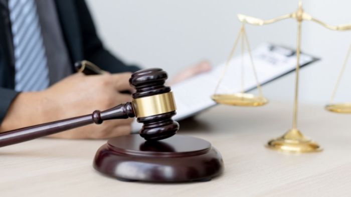 Boşanma Davalarında Delil Değerlendirmesi: Ses Kayıtlarının Hukuki Boyutu ve Nafaka Taleplerine Etkisi